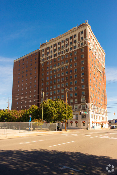 Building Photo - Bankhead Towers