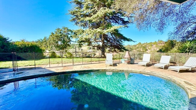 Building Photo - Darling Stand Alone & Detached Open Studio Layout Guest Home unit on Private Country Property in ...