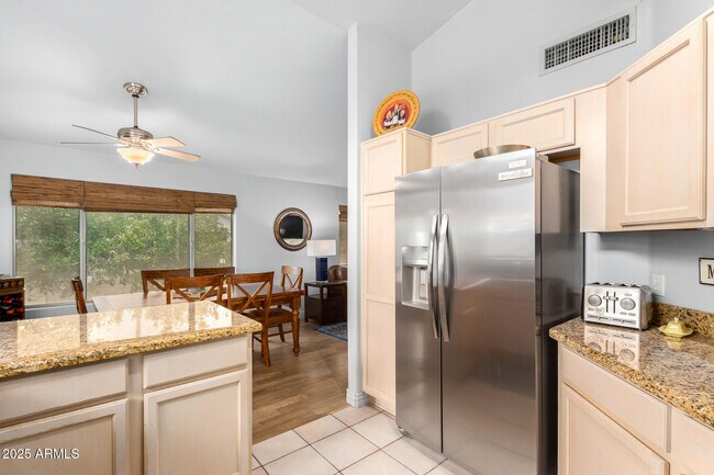 Building Photo - 3905 E Rockwood Dr