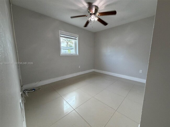 Building Photo - 9920 Jamaica Dr