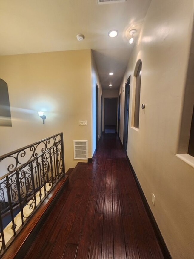 Building Photo - 2331 Calloway Dr