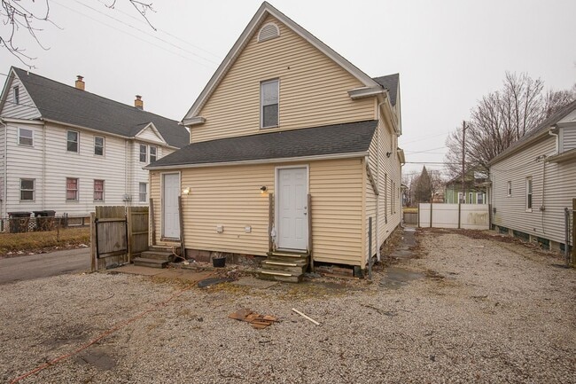 Building Photo - 3300 W 54th St