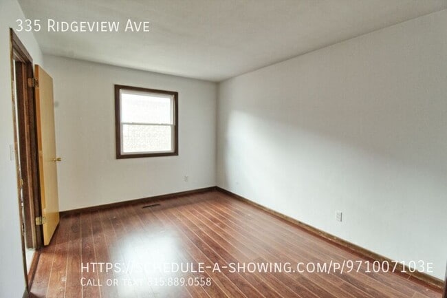 Building Photo - 335 Ridgeview Ave