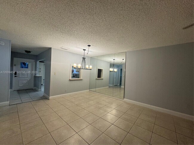 Building Photo - 1140 NW 85th Ave