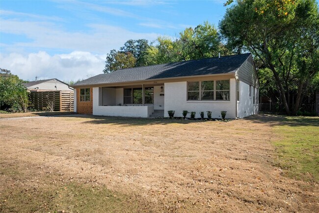 Building Photo - 9946 Kilarney Dr