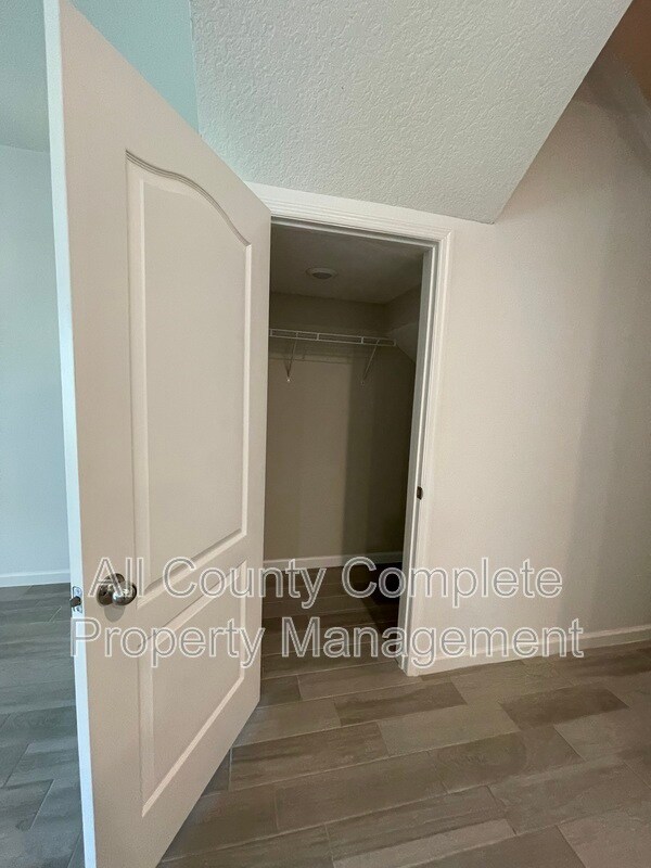 Building Photo - 12804 Josslyn Ln