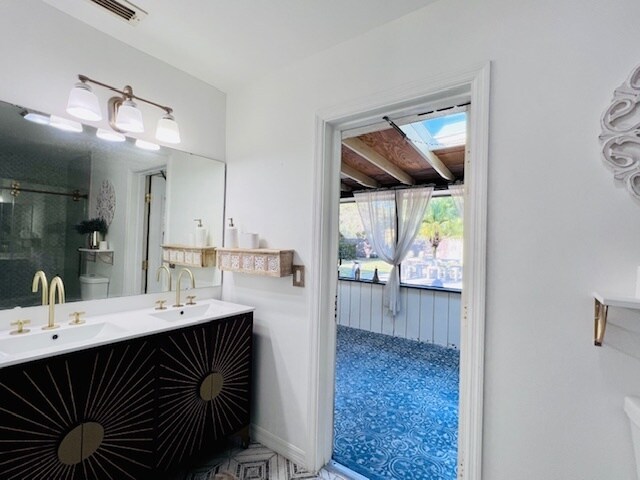 Building Photo - Elegant 3-Bed, 2-Bath Home in Prime Orland...
