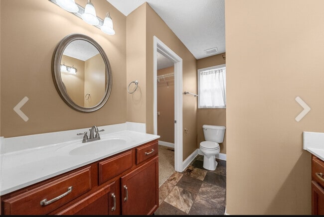 Building Photo - 546 Falkland Cir