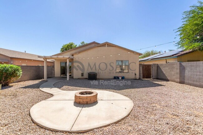 Building Photo - 6118 E Valley View Dr