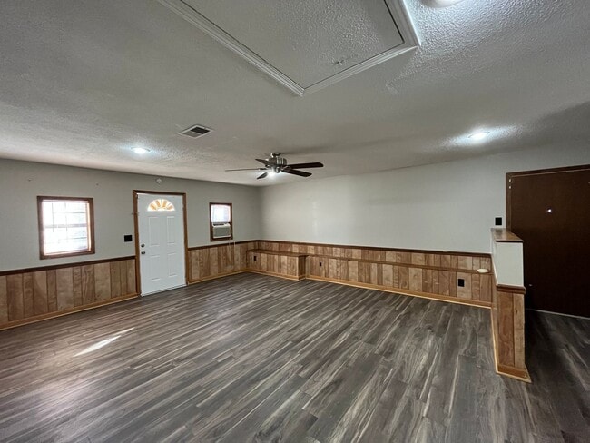 Building Photo - 3 bedroom in Broken Arrow