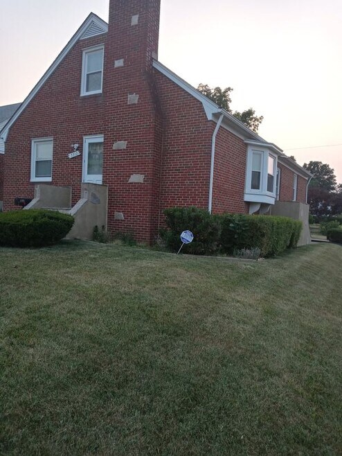 Building Photo - 5510 Plainfield Ave