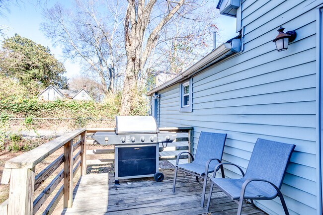 Building Photo - 507 Cambridge St