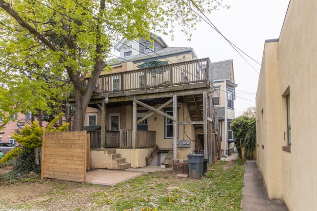 Building Photo - 328 W Front St