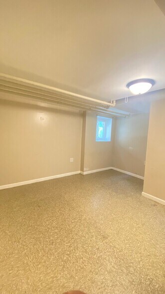 Building Photo - 4933 W Schubert Ave