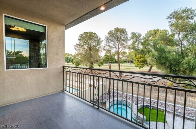 Building Photo - 980 Vegas Valley Dr