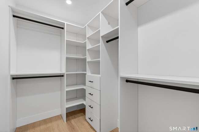 Building Photo - 6 Brighton St