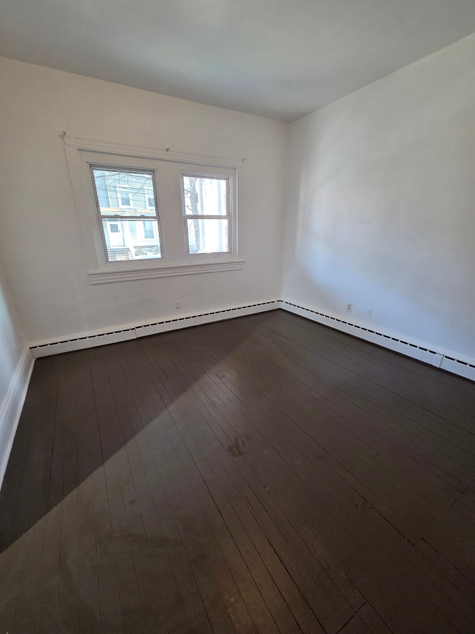 Building Photo - 365 S River St