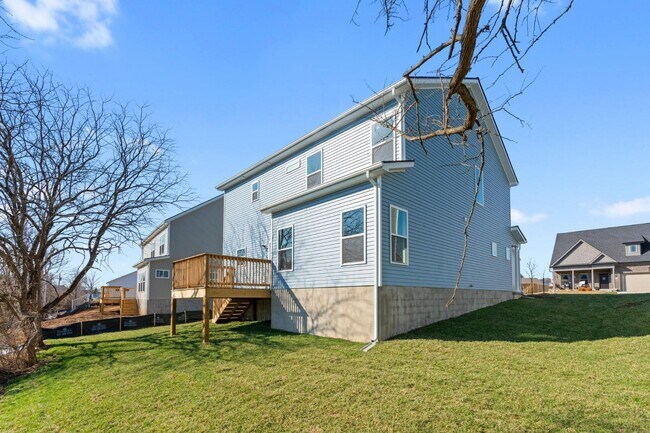 Building Photo - 445 Friendly Ave