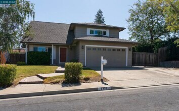 Building Photo - 1359 Shade Oak Ln