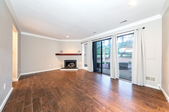 Building Photo - 110 Harrops Glen
