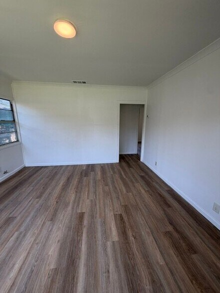 Building Photo - 540 Dunbar Ave