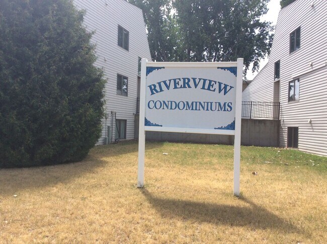 Building Photo - 2 bedroom, 1 bath apartment