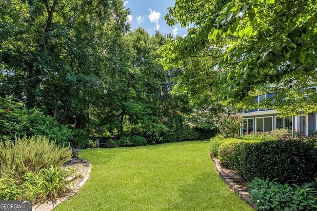 Building Photo - 1140 Mitsy Forest Dr NE