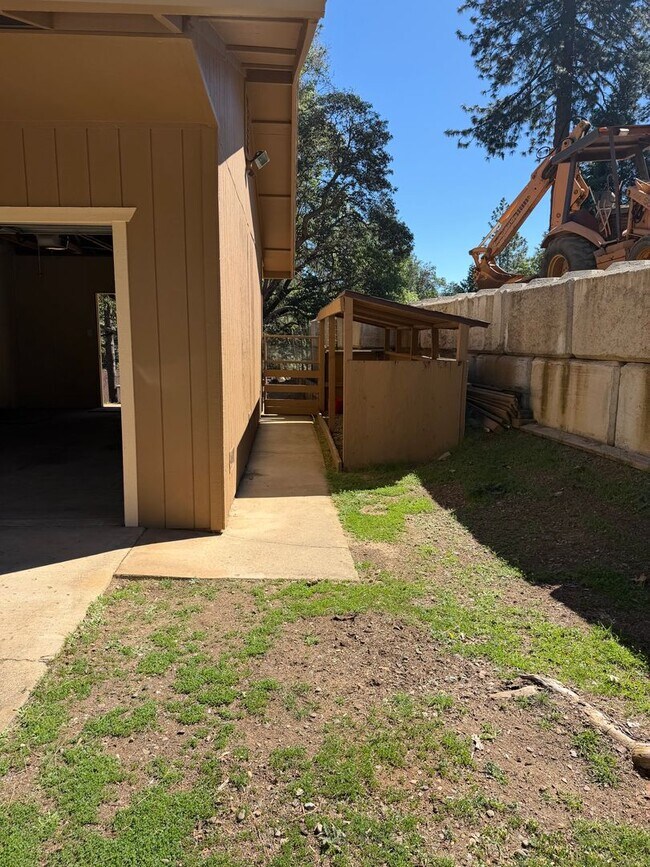 Building Photo - Pioneer Home