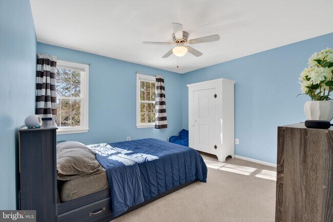 Building Photo - 11922 Holly Spring Dr