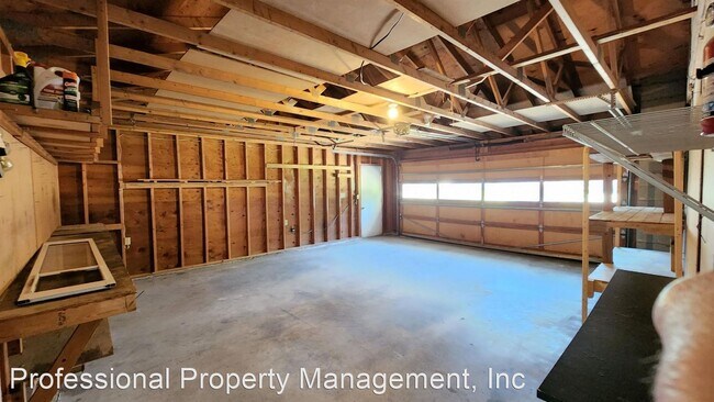 Building Photo - 3 br, 2 bath House - 224 Glacier Dr