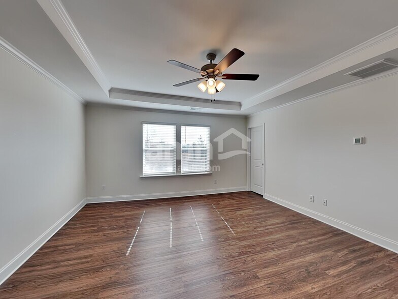 Building Photo - 185 Larragan Dr