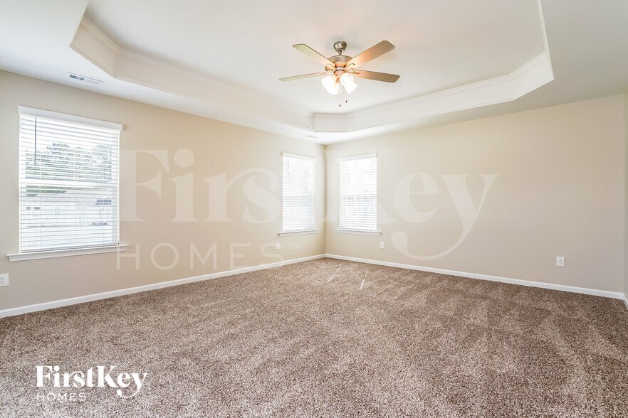 Building Photo - 355 Streamliner Blvd