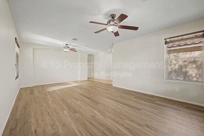 Building Photo - 6508 W Hilton Ave