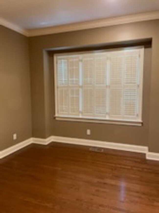 Building Photo - 255 Stonewood Dr