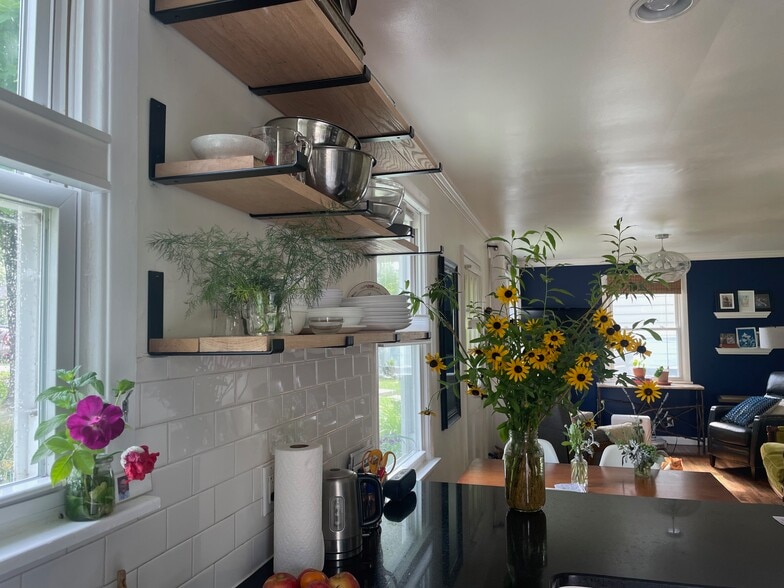 Building Photo - 3803 Lookout Dr