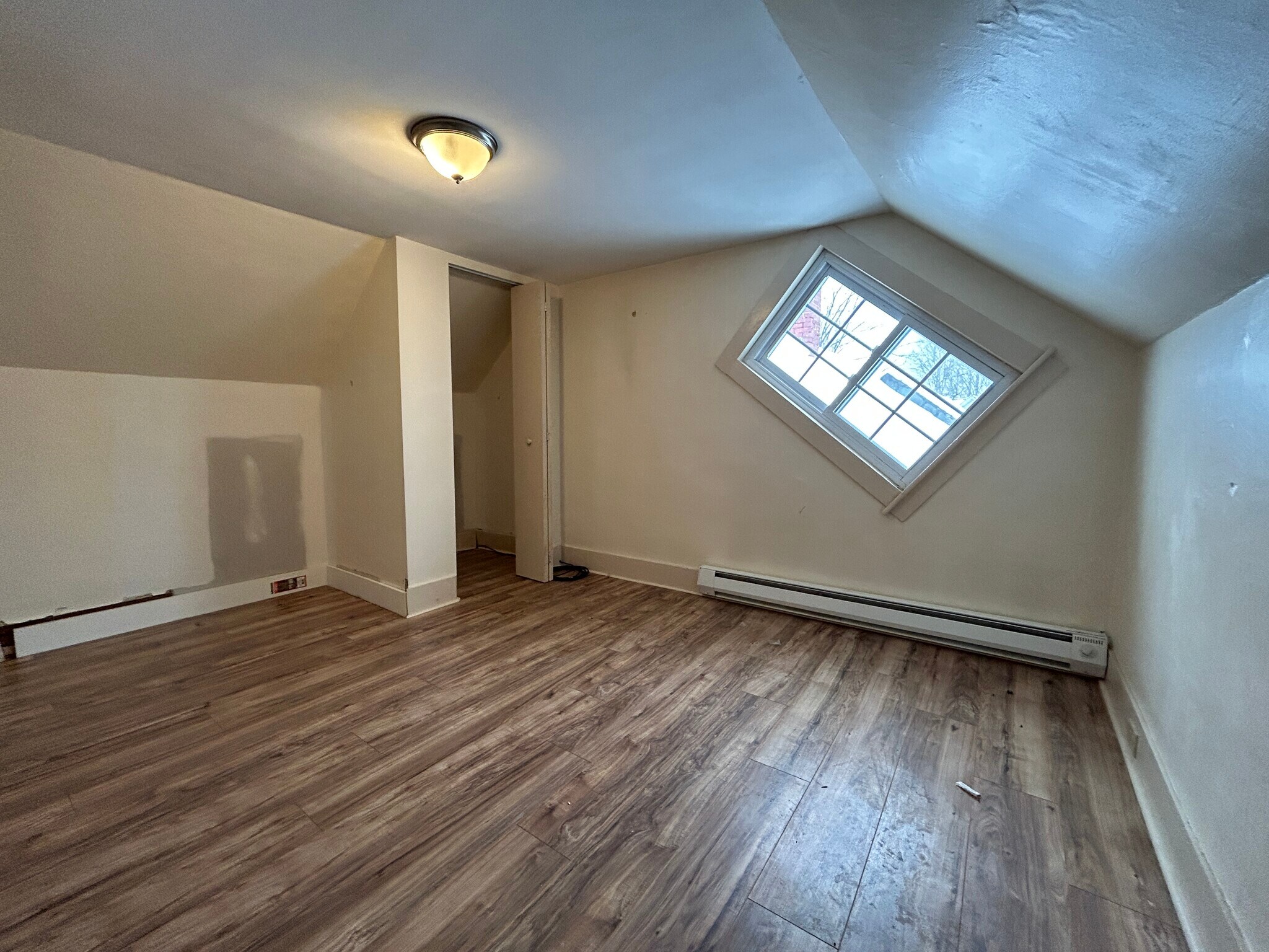 Office/Bonus Room 2 - 29 Cross St