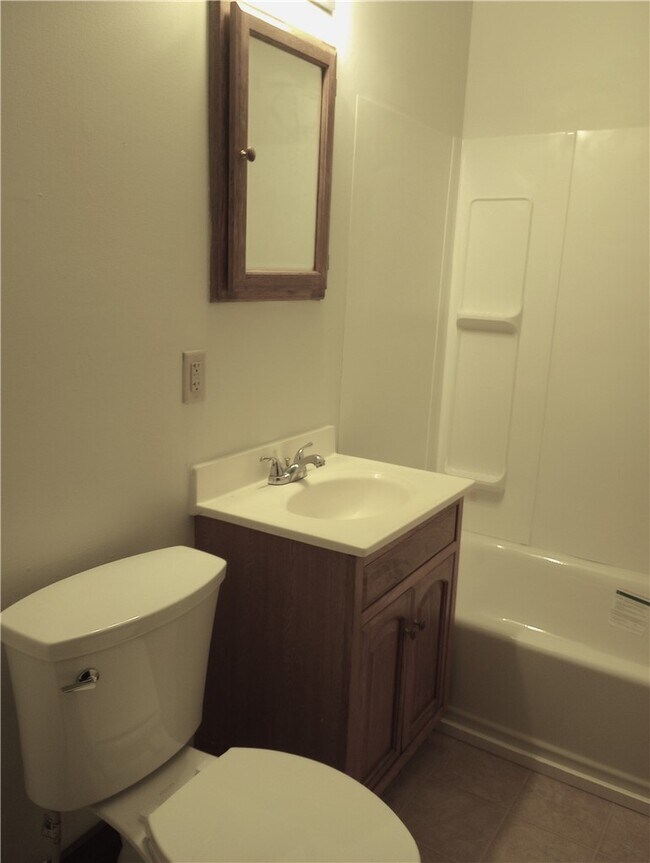 Building Photo - 362 W Gray St