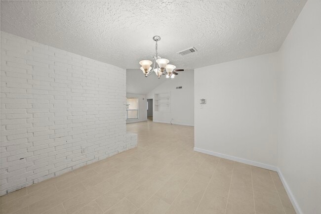 Building Photo - 13815 Grosvenor St
