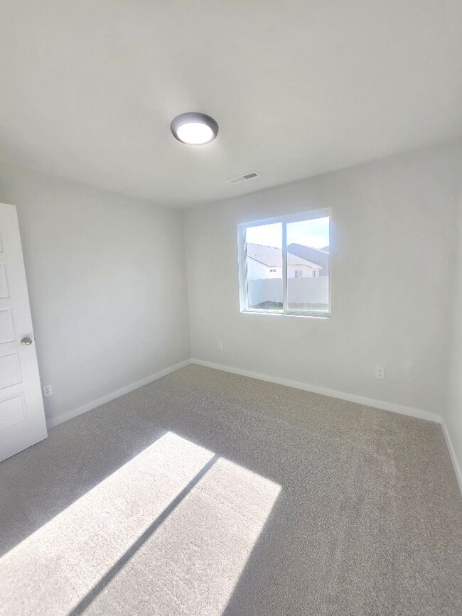 Building Photo - Beautiful Brand New home
