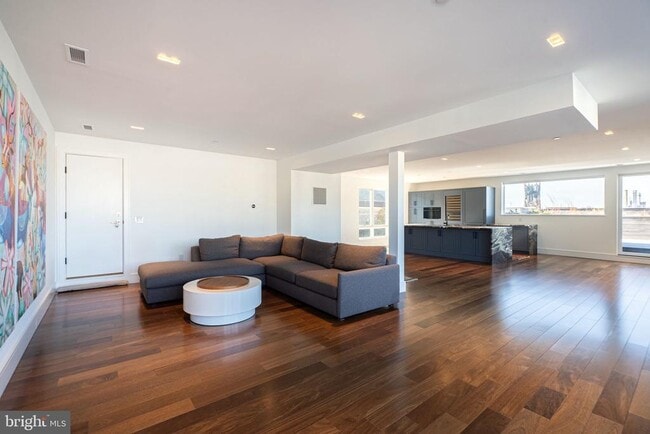 Building Photo - 815 S 20th St