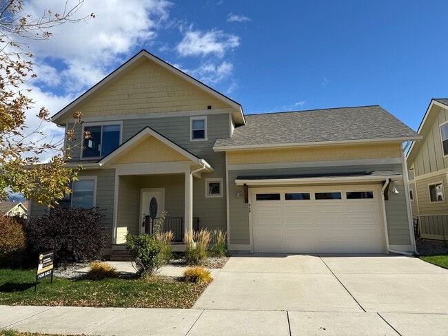 Building Photo - 5 bedroom 2.5 Bath home in Bozeman with at...
