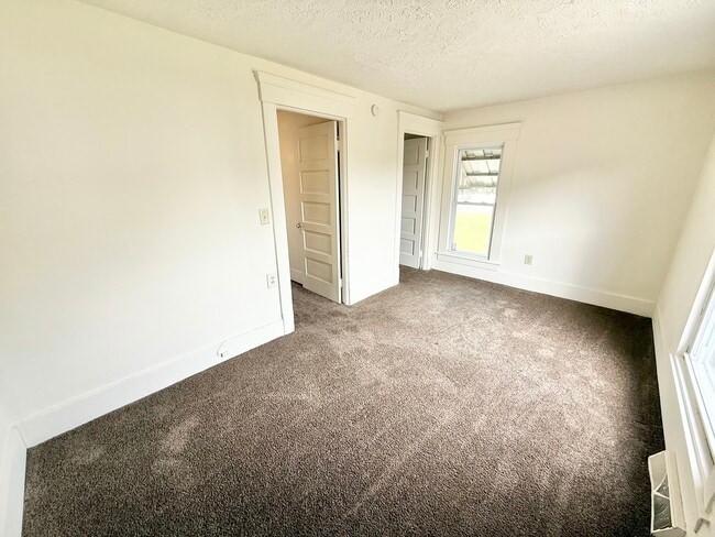 Building Photo - 921 17th St NW