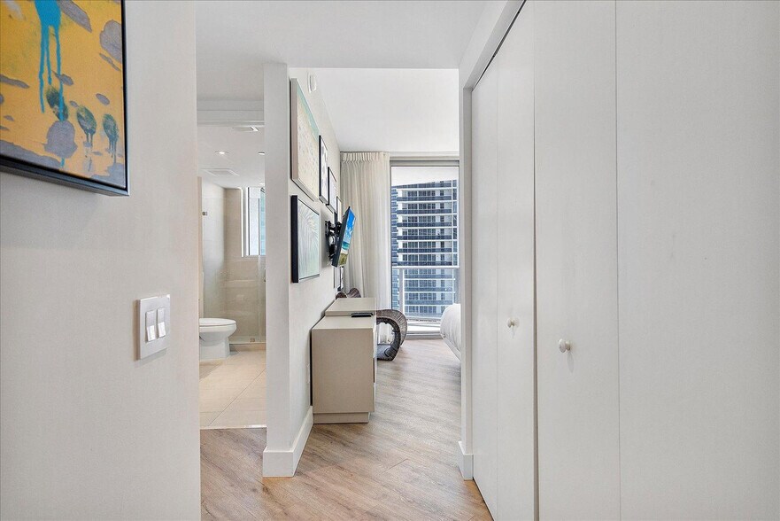 Building Photo - 4111 S Ocean Dr