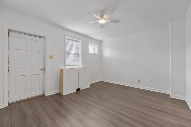 Building Photo - "Charming 1-Bed Gem at 509-511 Cape Ave, Raleigh – Your Cozy Retreat Awaits!"