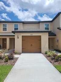 Building Photo - Beautiful 2-Bedroom Townhouse in Tampa | Brand New Paint & Vinyl Floors!