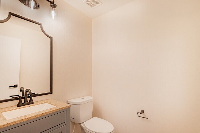 Building Photo - 2830 Katy Briar Ln