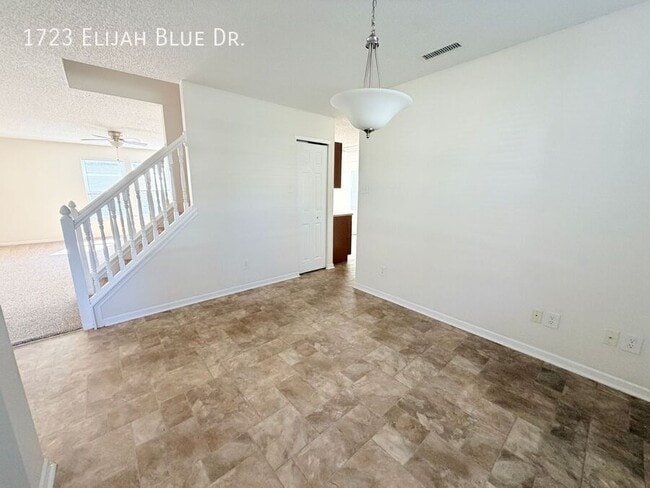 Building Photo - 1723 Elijah Blue Dr