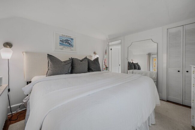 Building Photo - 105 Sill Ln