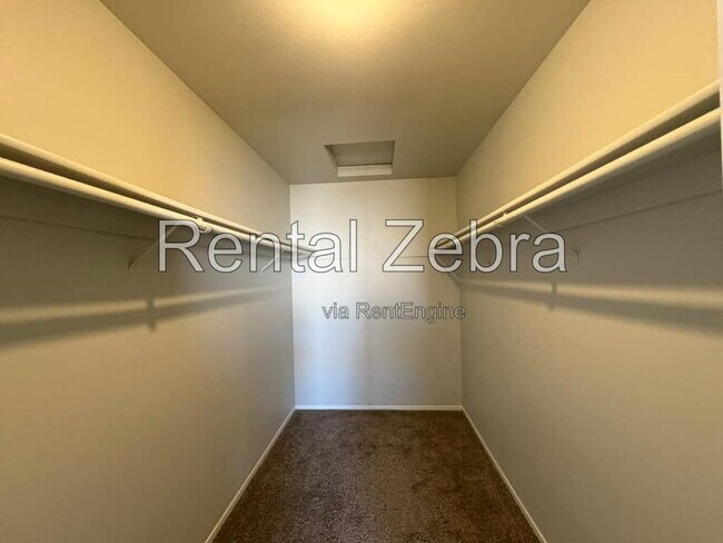 Building Photo - 63 Skylark Ct