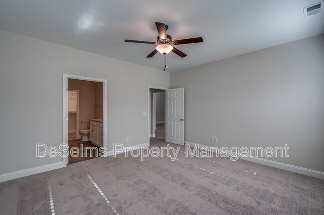 Building Photo - 1529 Holton Rd